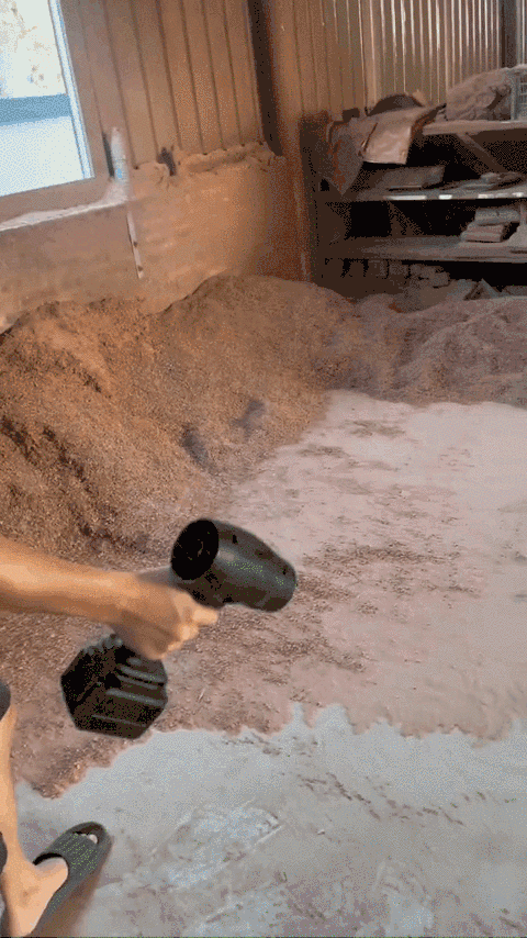 Beyond Raw's Cordless Turbo Jet Blower